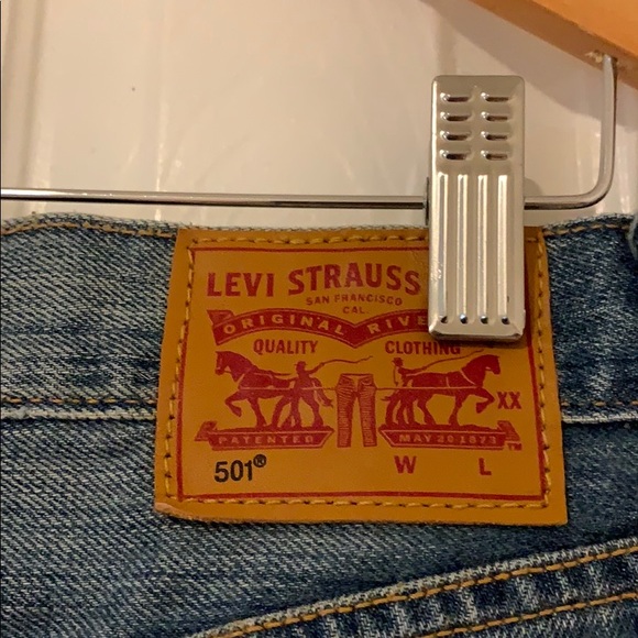 Levi’s 501 Cut-Off Shorts - Picture 4 of 4